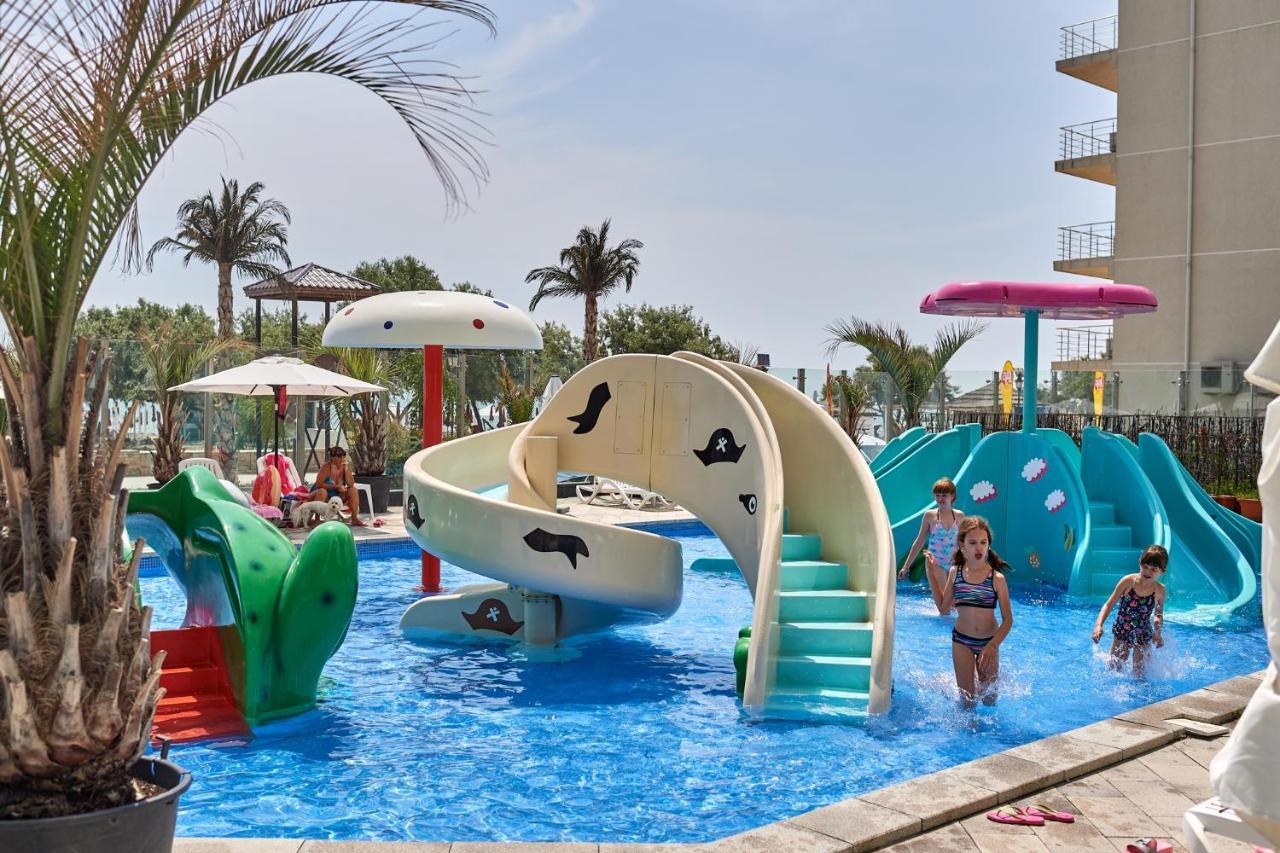 Cristalex Aparthotel & Spa Mamaia Nord Năvodari Exterior foto